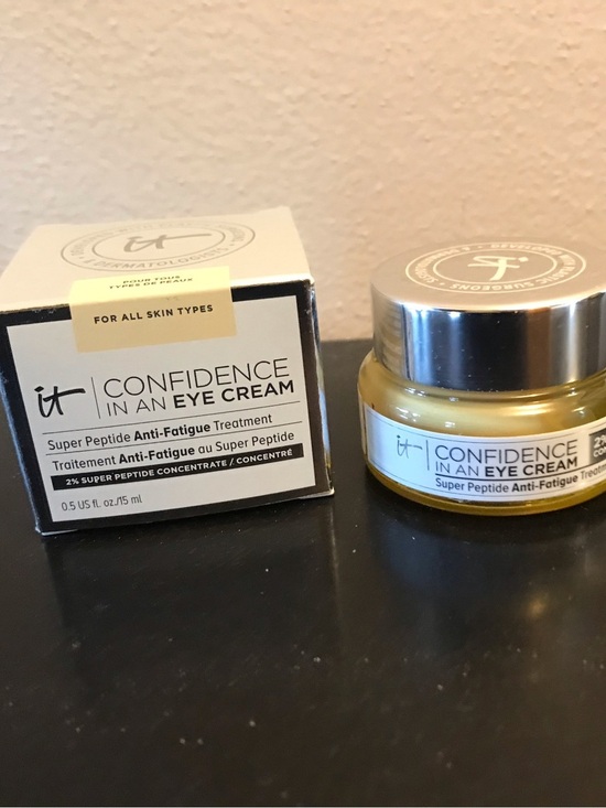 it cosmetics Other - it cosmetics Confidence In An Eye Cream - gold and silver jar